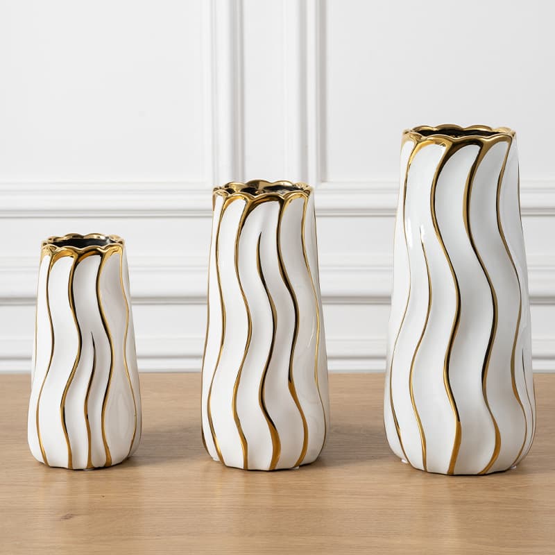 Gold Wave Ceramic Vase Set detail 2