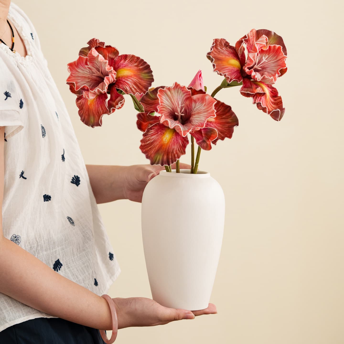Minimalist White Ceramic Table Vase Set detail 3