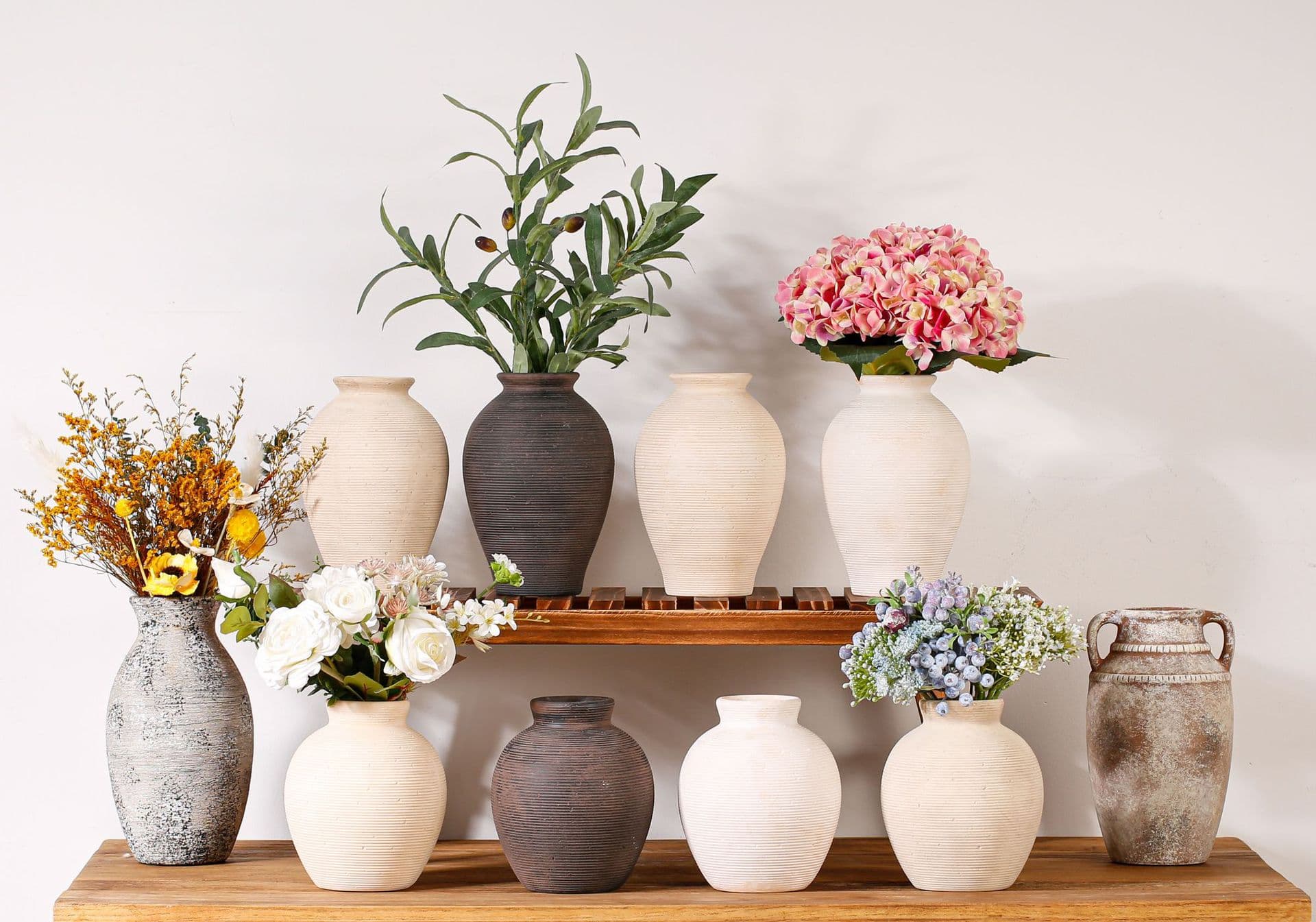 Retro Handmade Ceramic Vase Set detail 7