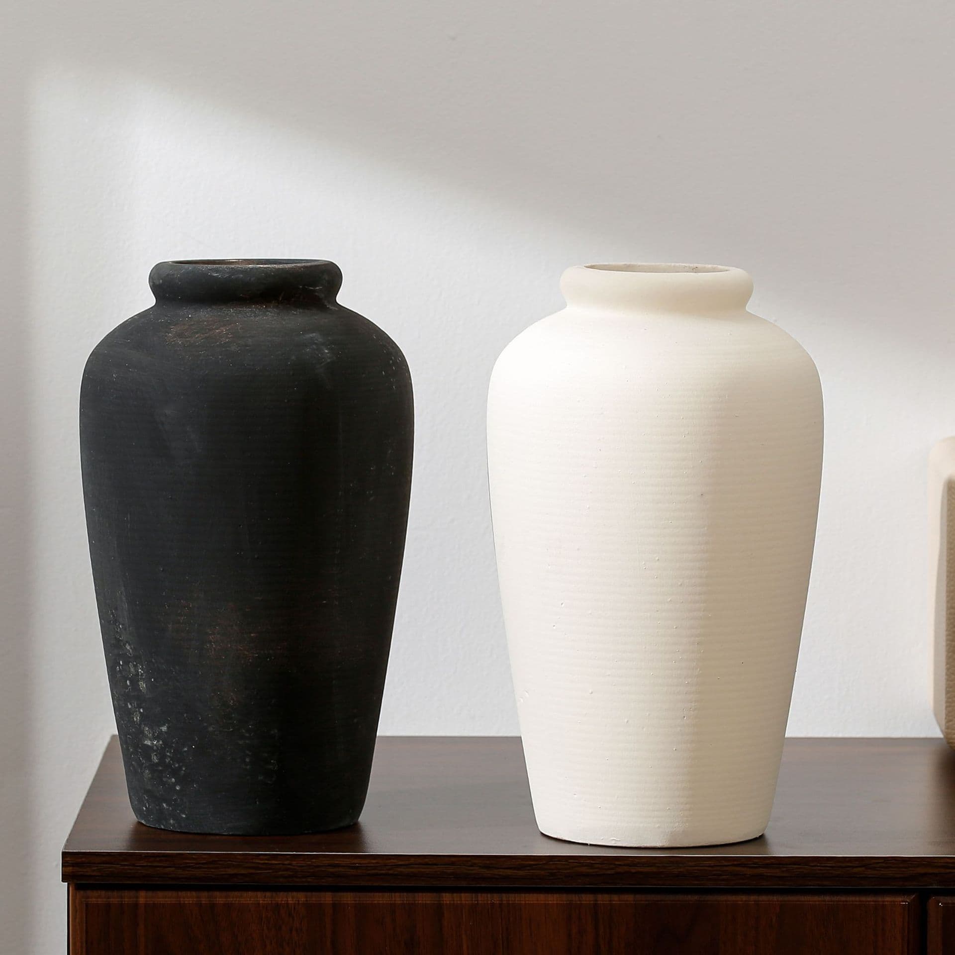 Silent Antique Ceramic Vase Set detail 8