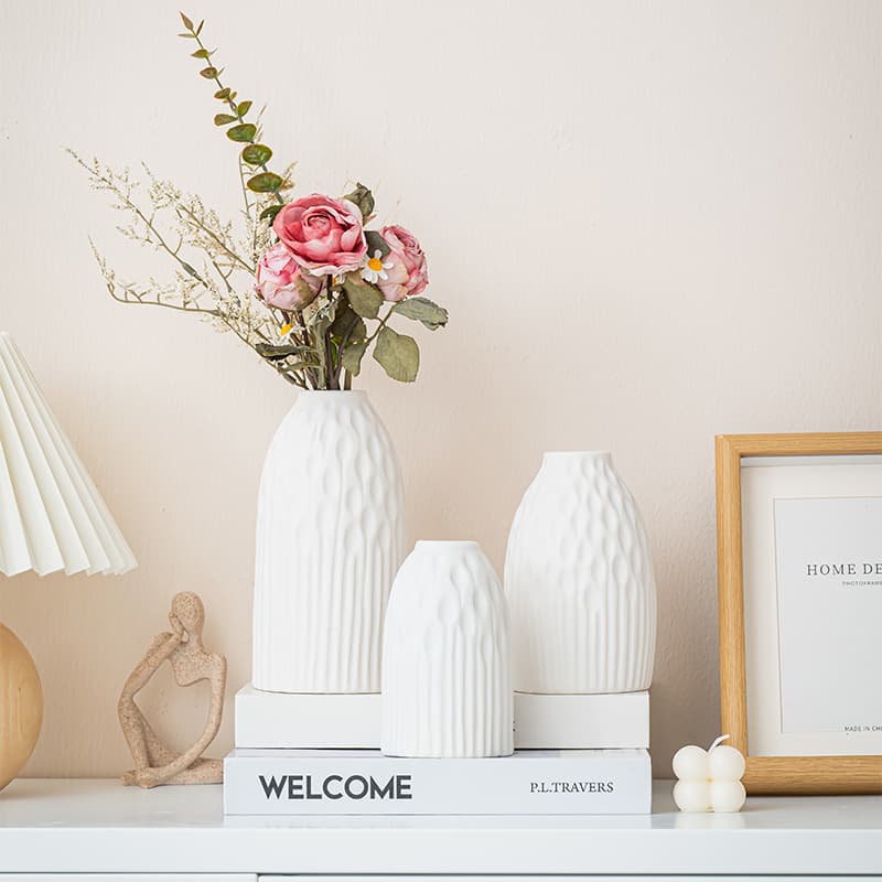 White Ribbed Ceramic Vase Set