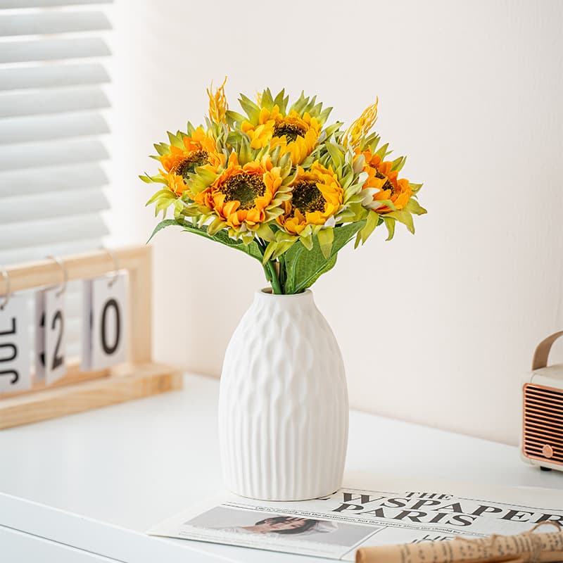 White Ribbed Ceramic Vase Set detail 1