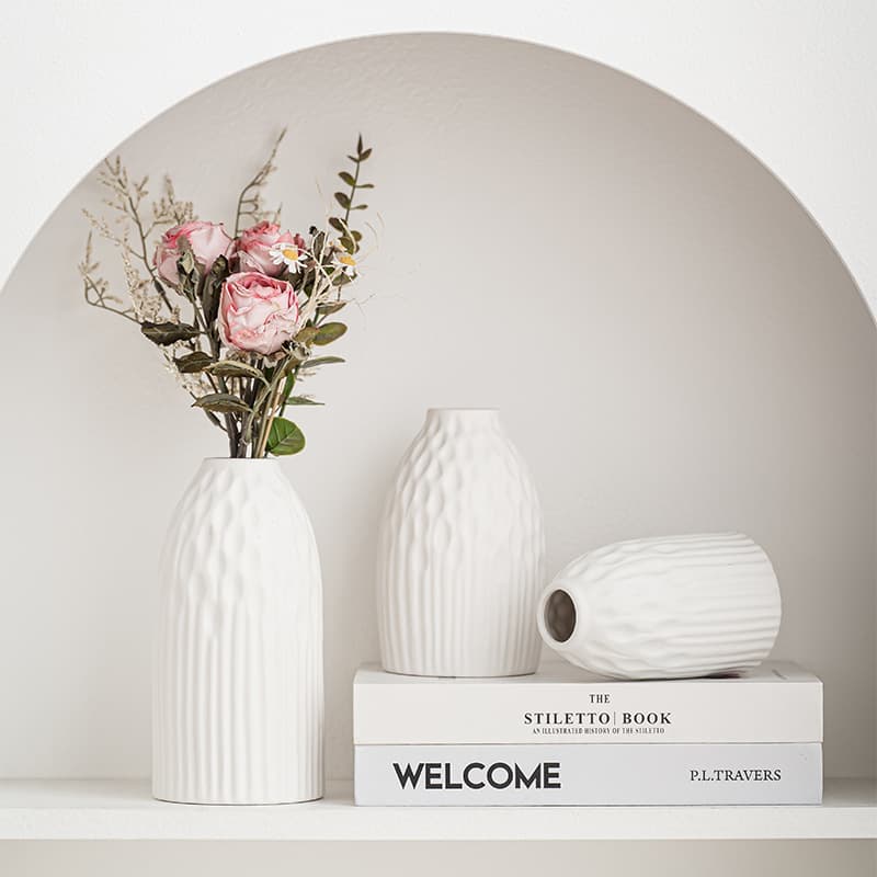White Ribbed Ceramic Vase Set detail 3