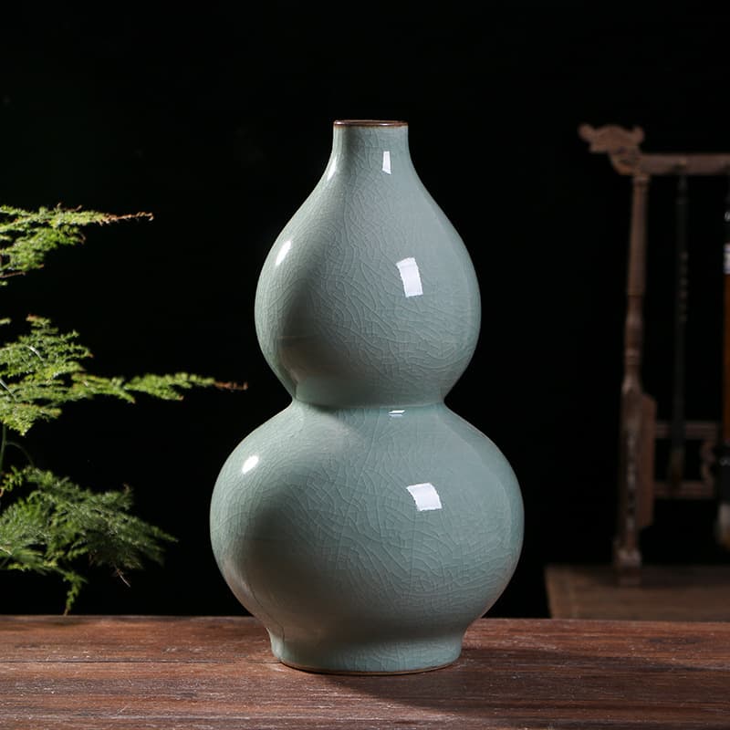 Celadon Crackle Glaze Porcelain Vase detail 6
