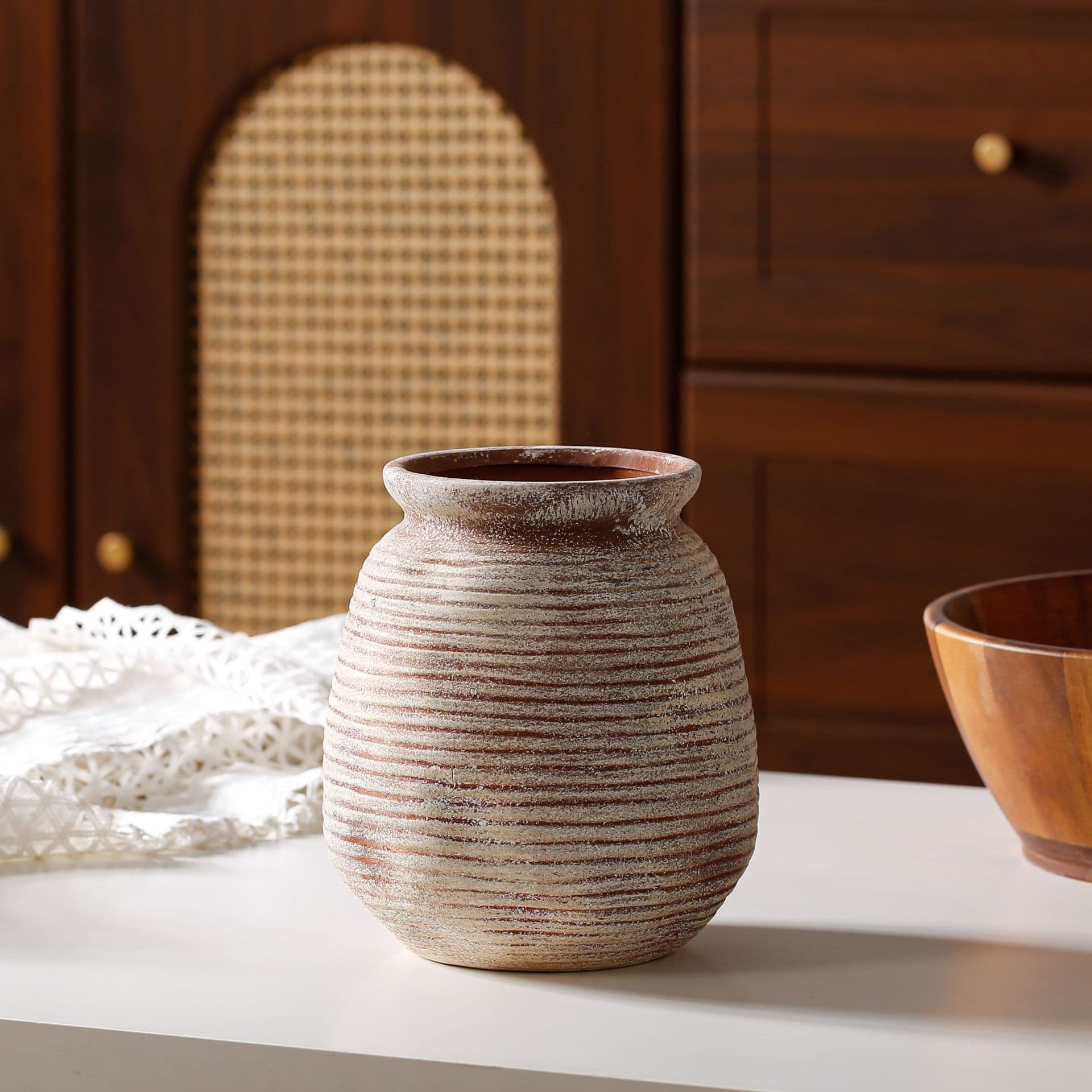 Horizontal Ribbed Ceramic Vase Set detail 8