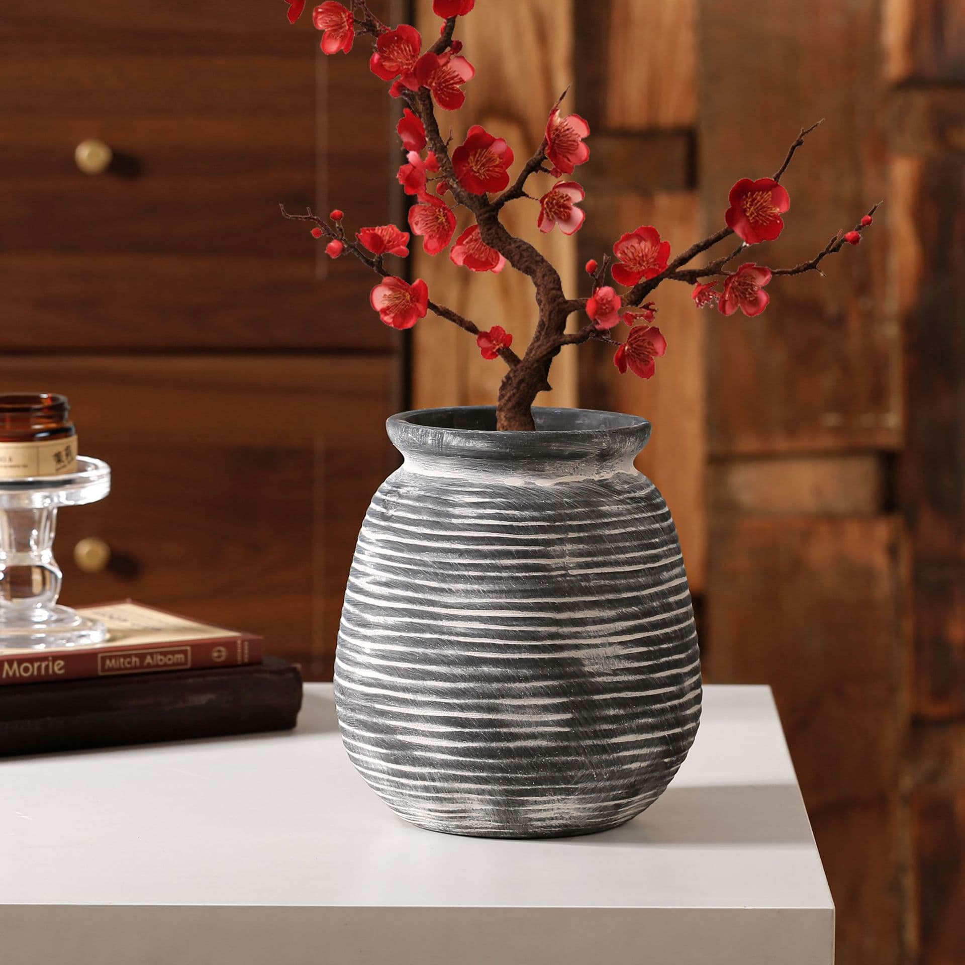 Horizontal Ribbed Ceramic Vase Set detail 9