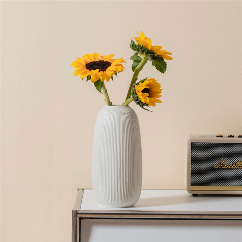 Modern White Ceramic Vase Set detail 1